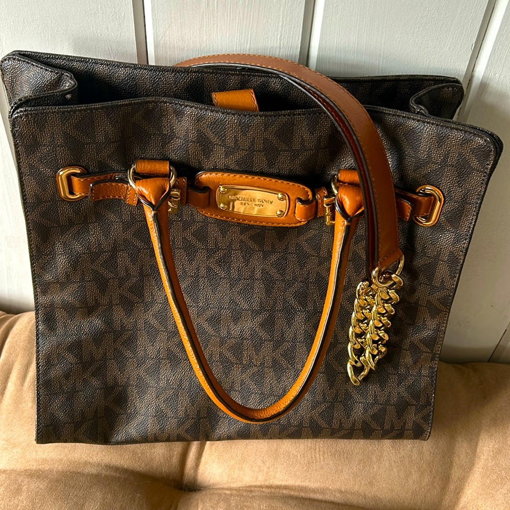 Michael Kors MK Signature PVC Hamilton Large Satchel Tote